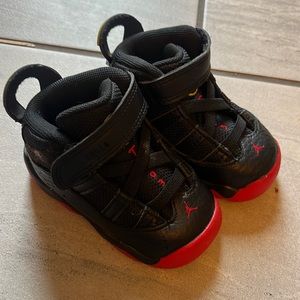 Toddler Jordans size 4c